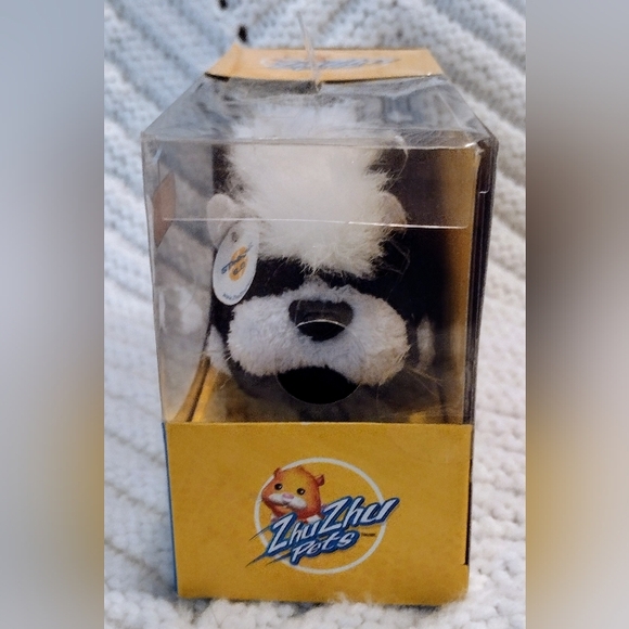 Zhu Zhu Pets Toy Stinker The Skunk Woodland Creatures 2010 New Cepia - Picture 2 of 5